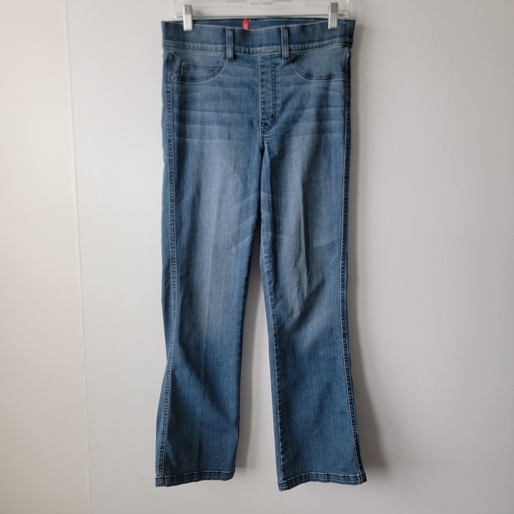 SPANX women's EveryWear Pull-On Kick Flare Jeans size‎ M